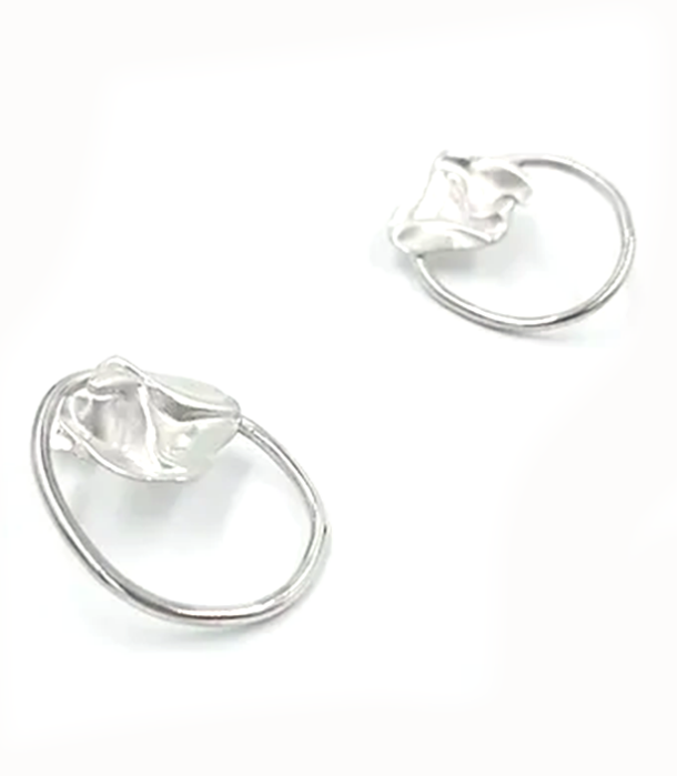 CHADRA LIGHT WEIGHT SILVER LOOP PIERCED EARRINGS