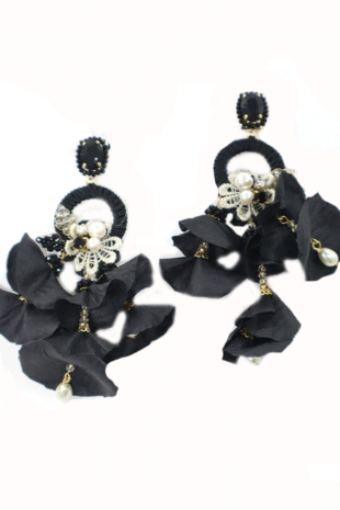 METRO BLACK FUN CHANDELIER CLIP PIERCED EARRING